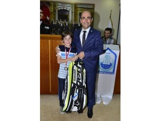 Yıldırım Belediyesporlu Tenisçiden Büyük Başarı