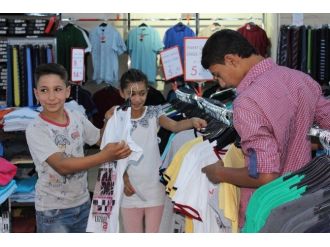 (Özel) Bayram Öncesi Öksüz Ve Yetim Çocuklara 75 Liralık Hediye Çeki