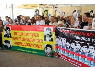 Diyarbakır’da 33 Yıl Önceki Açlık Grevinde Hayatını Kaybedenler Anıldı