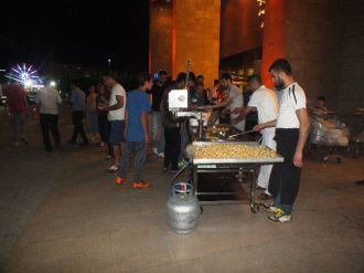 Kadir Gecesi’nde Lokma İkramı