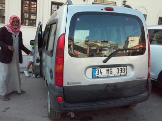 Araç Kiralayıp Dilenmeye Geldiler