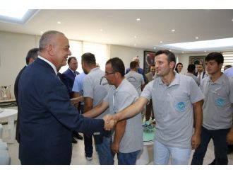 Büyükşehir Belediyesi’nde Bayramlaşma Töreni