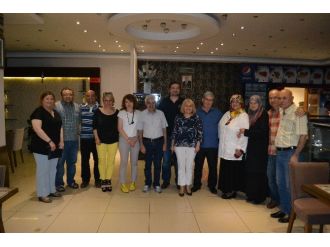 İyileştirdiği Hastalar İftara Davet Etti