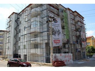 İnşaattan Düşen İşçi Yaralandı