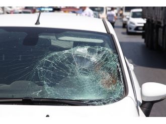 Karşıya Geçerken Otomobilin Çarptığı Kadın Ağır Yaralandı