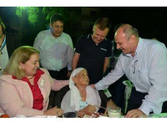 Vali Çakacak, Huzurevinde Kalan Yaşlılarla İftarda Bir Araya Geldi