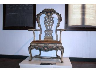 Kral’ın Yaptığı Oyma Koltuğa Büyük İlgi