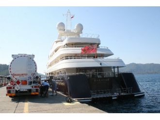 Kral Abdullah’ın Mega Yatı Marmaris’te