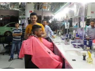 Yozgat’ta Berber Ve Kuaförlerde Bayram Yoğunluğu