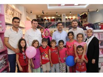 Ak Parti’den Çocuklara Bayramlık