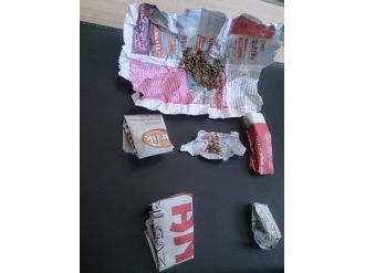 Turistlere Uyuşturucu Satan İki Kişi Yakalandı