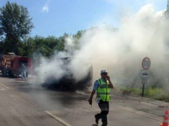 Bursa’da Seyir Halindeki Minibüs Alev Alev Yandı