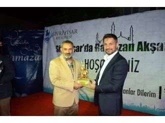 Sivrihisar’da Dursun Ali Erzincanlı’dan Unutulamayacak Ramazan Akşamı