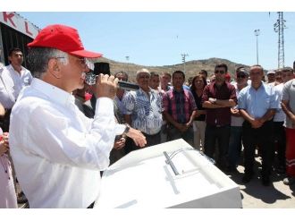 Bayraklı’da Coşkulu Bayramlaşma