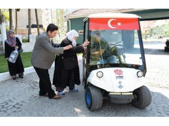 Golf Arabasıyla Mezarlık Ziyareti