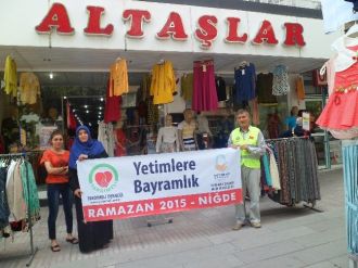 Bor’da Yetimlerin Yüzü Güldü