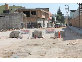 Reyhanlı’da Yollar Parke Taşı İle Kaplanıyor