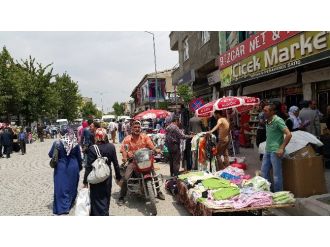 Bayram Hareketliliği Esnafın Yüzünü Güldürdü