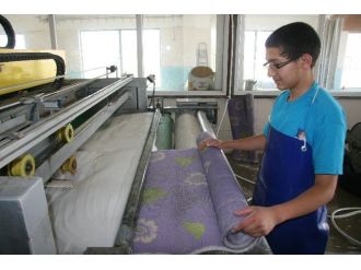 Afyonkarahisar’da Halı Yıkamacılarında Bayram Yoğunluğu Başladı