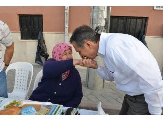 İftar Sofraları 3 Mahallede Kuruldu