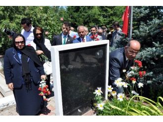 Protokol Üyeleri’nden Şehitlik Ziyareti