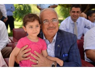 Minik Yüzücüler Katılım Belgelerini Aldı