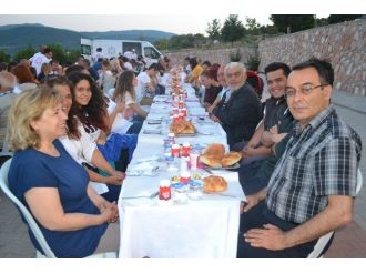 Nilüfer Sitesi Sakinleri İftarda Buluştu