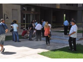 Beşinci Kattan Ölüme Atladı