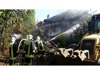 Beyağaç’ta Ahşap Ev Yandı