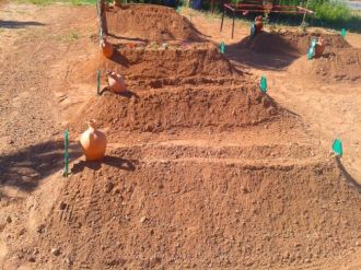 Ahmetli’de Mezarlıklar Bayrama Hazır