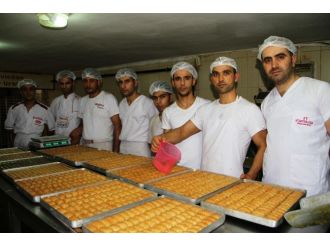 Ramazan Bayramı Tatlıcıların Yüzünü Güldürdü