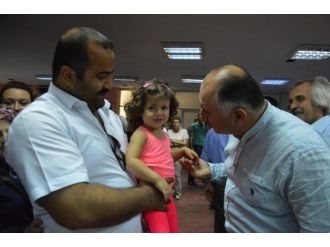 Orhangazi Belediye Başkanı Neşet Çağlayan Personelle Bayramlaştı