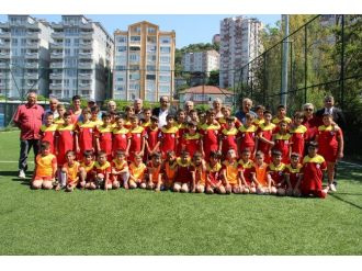 Gülüç Belediye Spor Yaz Futbol Okulunu Açtı