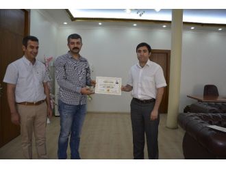 Viranşehir Kaymakamı Başarılı Doktorları Ödüllendirdi
