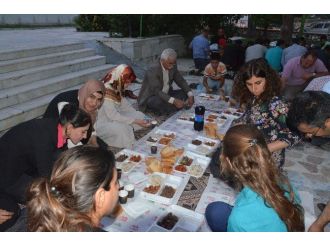 Erciş Belediyesi Personeli İftarda Buluştu