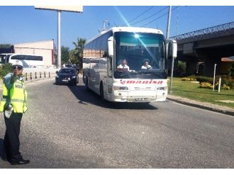 İzmir’de Trafikte Bayram Yoğunluğu Başladı