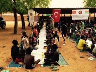 Tika’dan, Nijer’de 800 Kişiye Gıda Yardımı Ve İftar