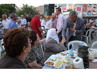 Gaziemir’de Ramazan Ayının Son İftarı