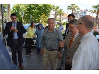 Arınç, Ramazan Bayram Tatilini Akçakoca’da Geçiriyor