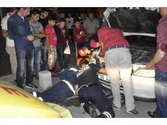 Otomobilin Motoruna Giren Kediyi Bırakılan Not Kurtardı