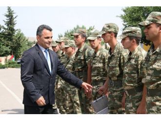 Yavuzaslan Ermenistan Sınırındaki Azerbaycan Askerleriyle Bayramlaştı