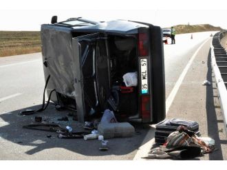 Sivas’ta Otomobil Takla Attı: 4 Yaralı