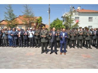 Uşak’ta Arife Günü Şehitlikler Ziyaret Edildi