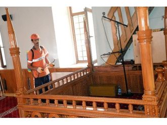 Bilecik’te Camiler Ve Mezarlık Bayram Boyunca Gül Suyu Kokacak