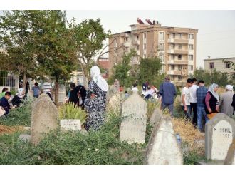 Silvan’da Mezarlıklar Ziyaret Edildi
