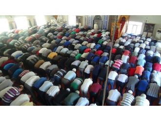 Bayram Namazında Camiler Doldu Taştı