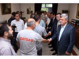 Başkan Karaosmanoğlu, İzaydaş Personeliyle Bayramlaştı