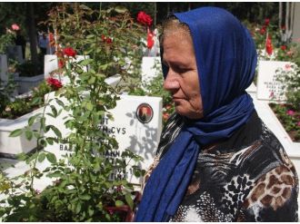 (Özel Haber) Şehitlikte Buruk Bayram