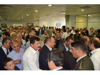 Trabzon’da Protokol Ve Halk Bayramlaştı