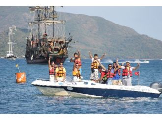 Marmaris Sahillerinde Bayram Hareketliliği Yaşanıyor